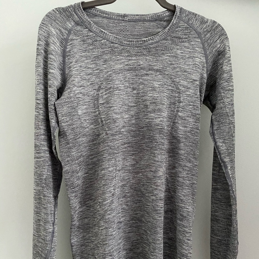 Lululemon Swiftly Tech Long Sleeve Top